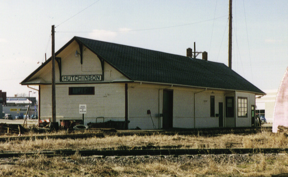 hutch_depot.jpg, 119.2K